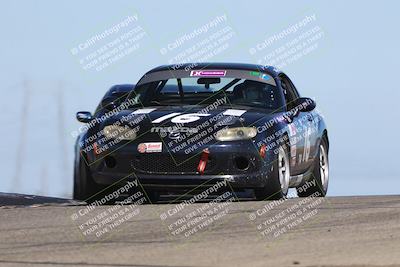 media/Oct-26-2025-CalClub SCCA (Sun) [[8ce1e69566]]/Group 2/Grapevine/